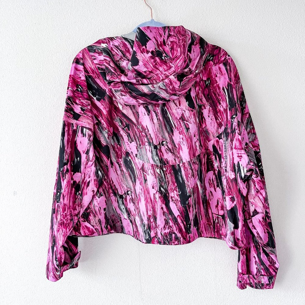 ❤️SOLD❤️Lululemon Rain Chaser Jacket in Incentive - Picture 4 of 13